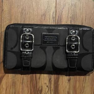 COACH Black Leather Wallet ZOE Signature C Zip Clutch Jacquard W Buckles